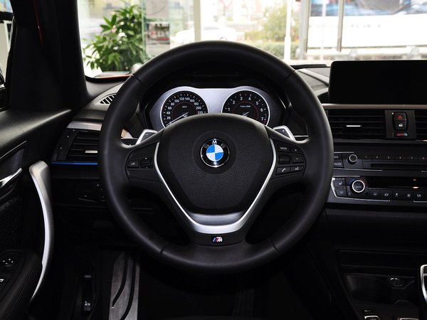 宝马(进口)  改款 M135i 方向盘整体