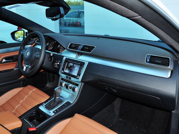 一汽-大众  2.0TSI 中控台右侧