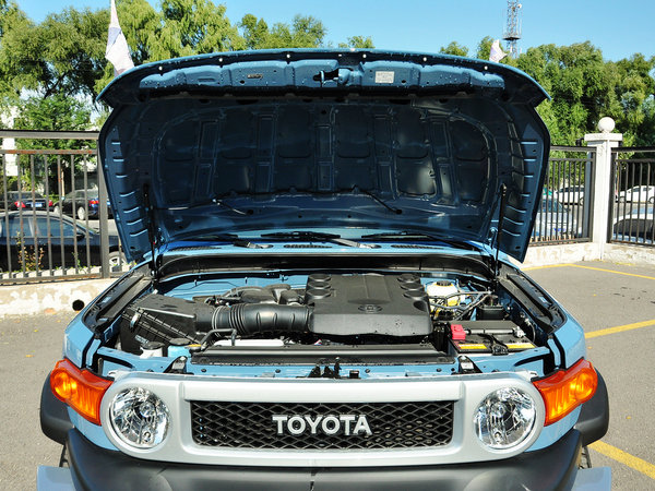 0l 自动 发动机局部特写