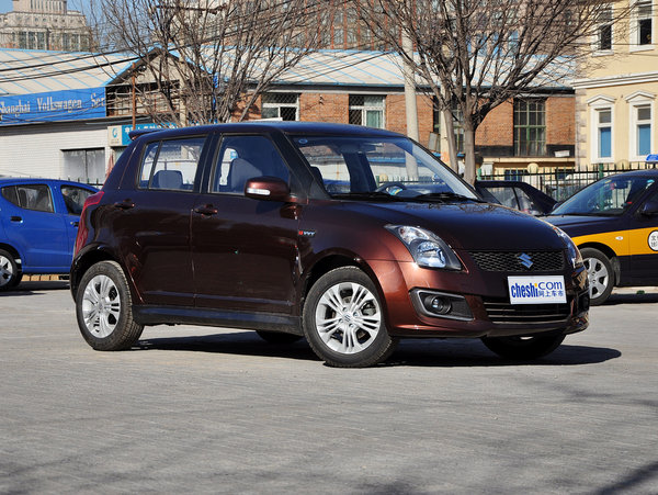 长安铃木  1.5l 自动 车辆右侧45度角