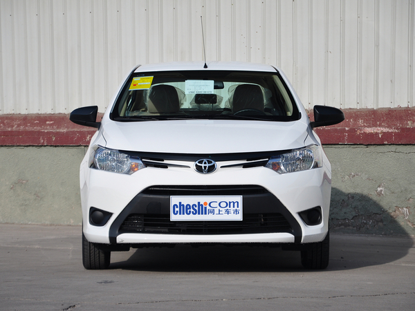 一汽丰田  1.3l 手动 车头正面视角