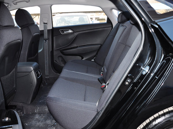 现代名图七月报价简约大气成熟男子标志