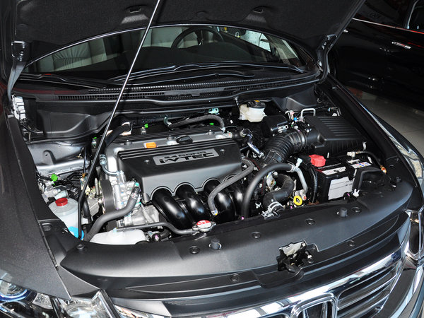 广汽本田 2.4l 自动 发动机主体特写