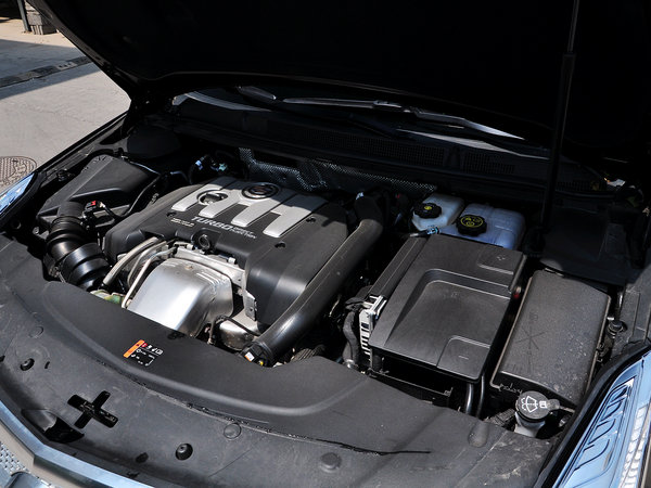 凯迪拉克(国产)  28t 发动机主体特写