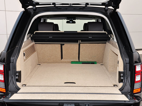 路虎  3.0 后备箱局部特写