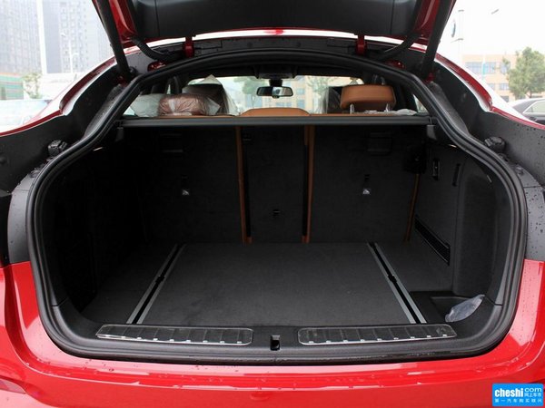 宝马(进口)  xdrive35i 后备箱局部特写