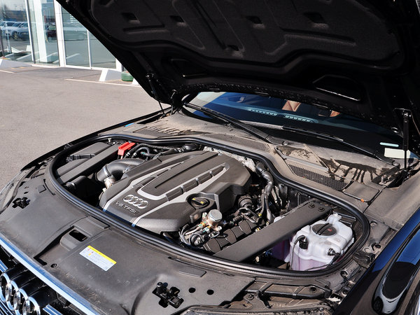 奥迪(进口)  60 tfsi 发动机主体特写