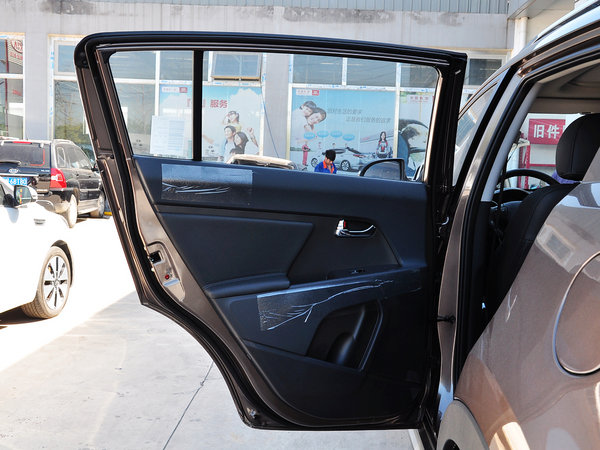 0l 自动 左后车门正视图