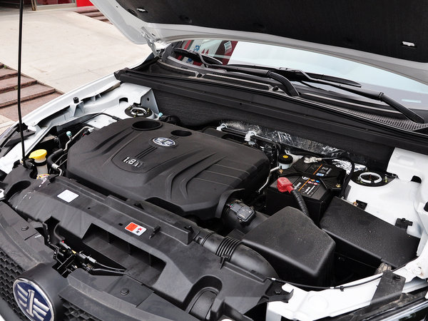 一汽奔腾 1.8t 自动 发动机主体特写