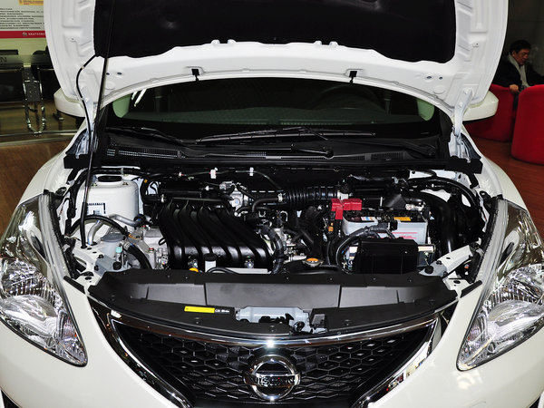 东风日产  1.6l cvt 发动机局部特写