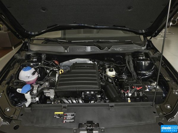 上汽大众  1.6l 自动 发动机局部特写