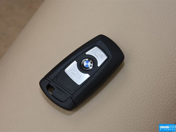 宝马3系最高降17万 3系现车实拍行情油耗