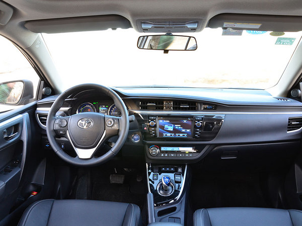 广汽丰田  双擎 1.8hv 中控台整体