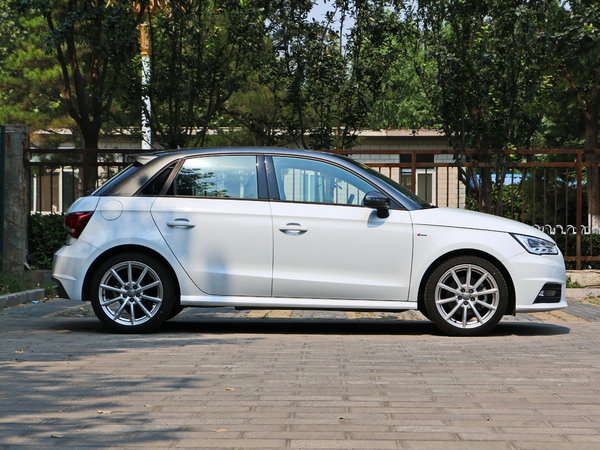 西安奥迪a1最高优惠3.68万 现车颜色齐全