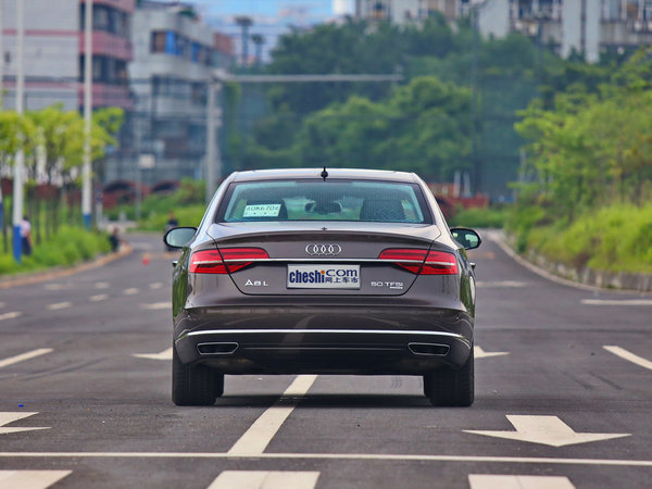 进口奥迪a8l豪奢座驾驰骋自如最新行情