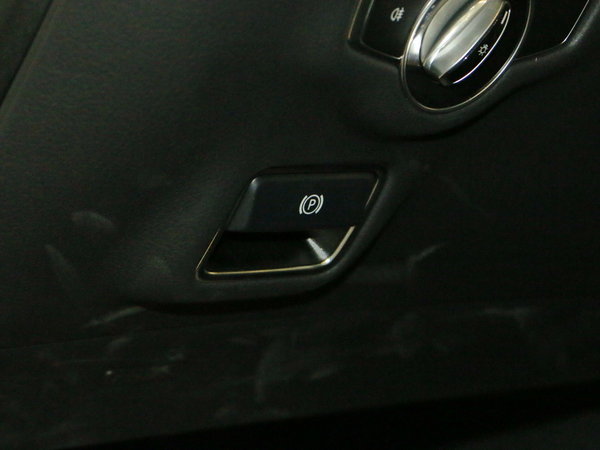 西安新款奔驰s级现车优惠 春节期间特惠