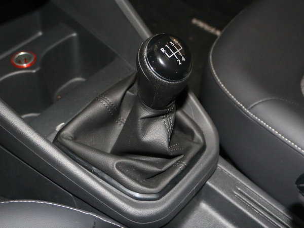 17款大众桑塔纳最低价格桑塔纳惠战到底