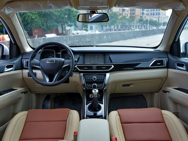 大迈x5售价699万元起竞争宝骏510