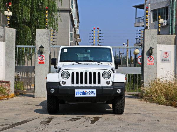 吉普牧马人现车 沙漠越野车低价诱惑领航