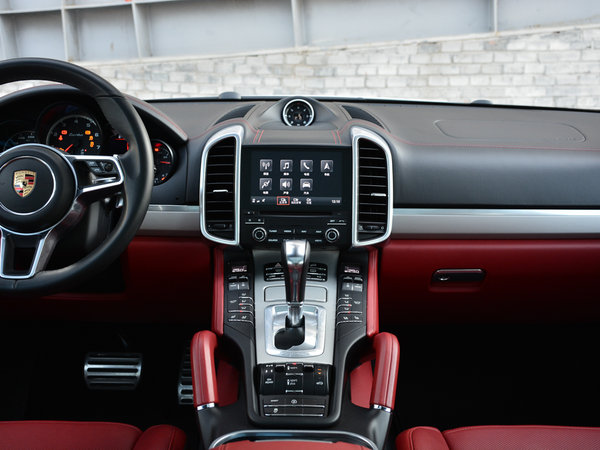 保时捷 cayenne 中控台
