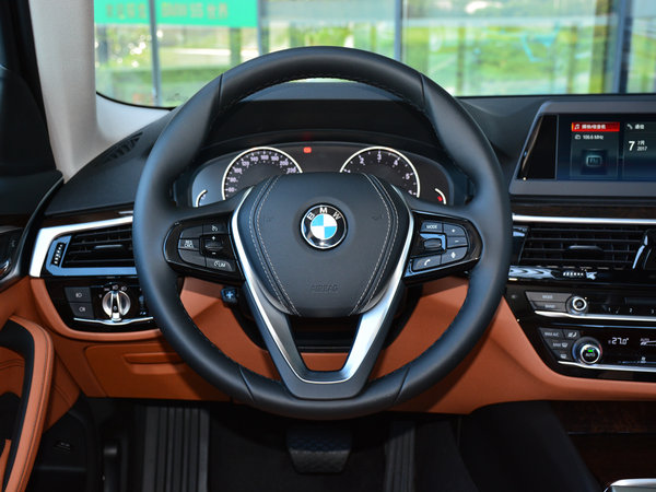 华晨宝马  528li 方向盘