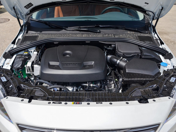 沃尔沃亚太  1.5t t3 发动机舱