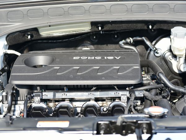 北京现代  1.6l 发动机舱