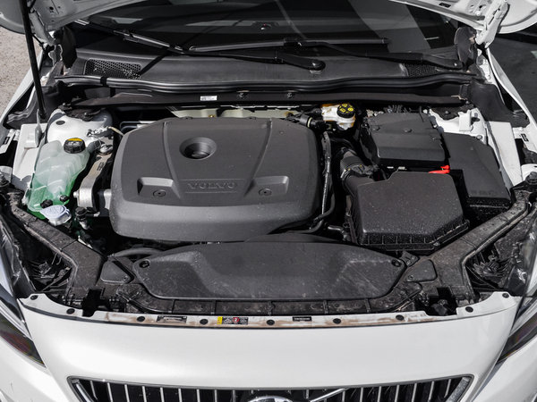 沃尔沃(进口)  t3 发动机舱