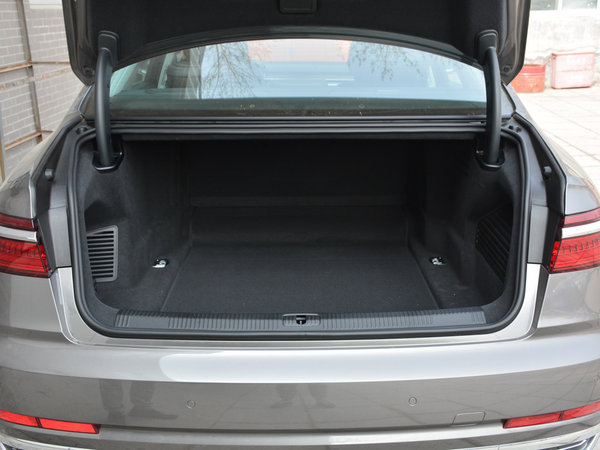 奥迪(进口)  a8l 55 tfsi 后备箱