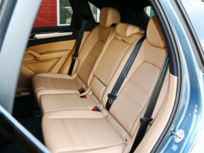 2019款保时捷卡宴高端都市越野价格下调