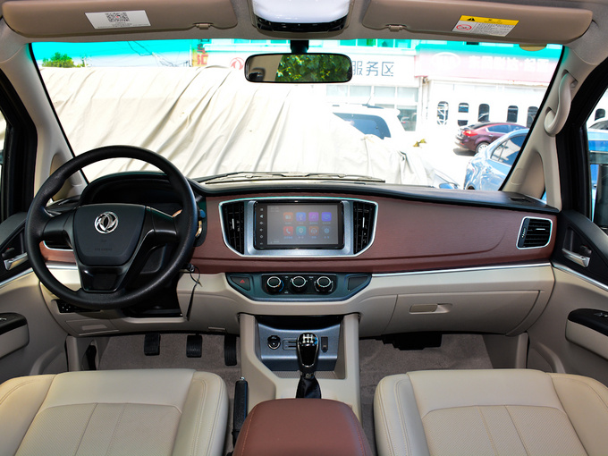 东风风行  m5l 1.6l 大中控全景