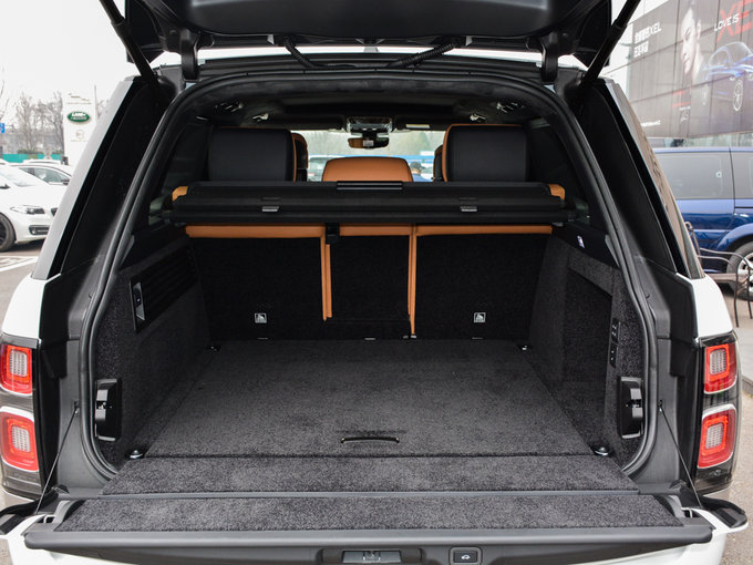 新款路虎揽胜行政版零利润提车优惠翻倍