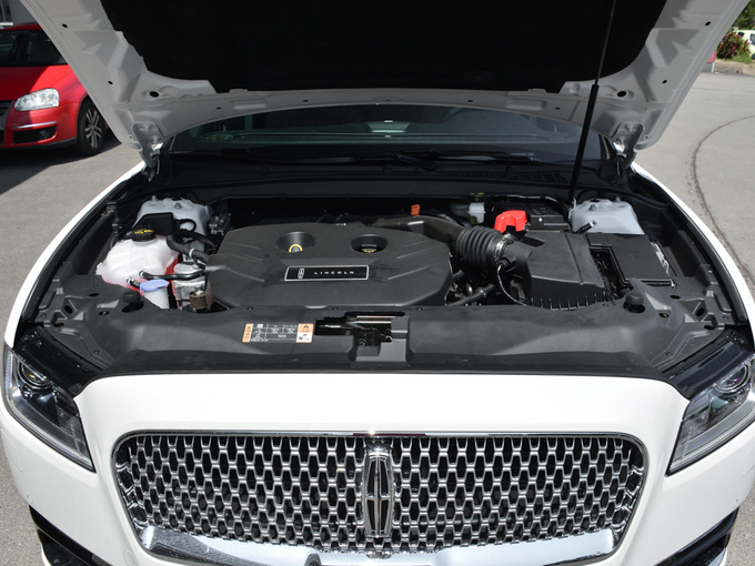 林肯  2.0t 发动机舱