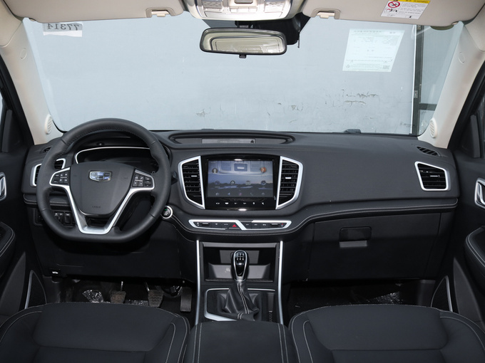 吉利汽车  1.8l 大中控全景