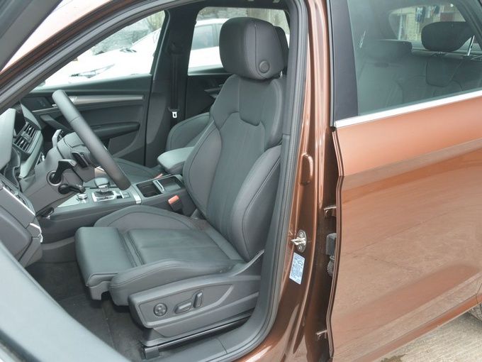 西安奥诚奥迪q5l荣享时尚型现车