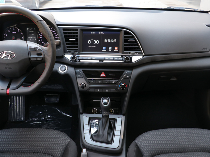 北京现代  1.4t 中控台