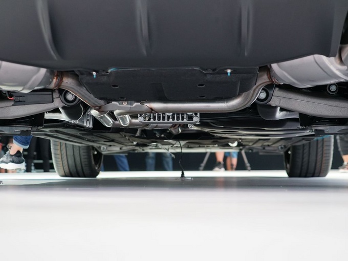 保时捷  macan 底盘