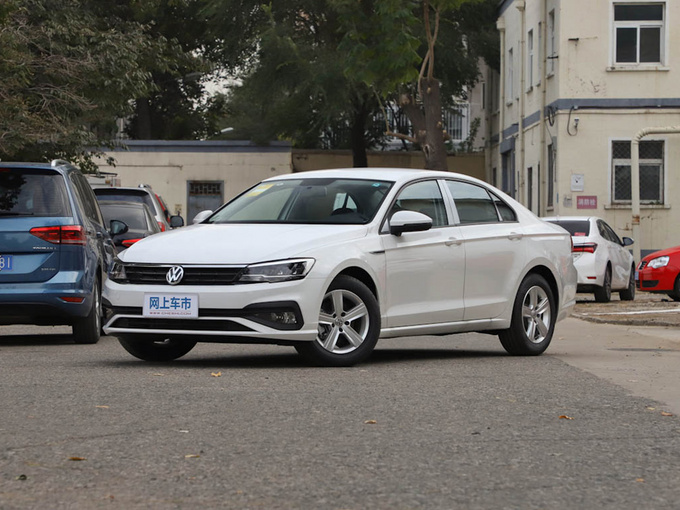 上汽大众  230tsi dsg风尚版 左前正45度