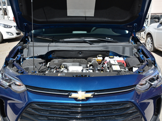 雪佛兰  530t 发动机舱