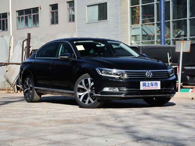 一汽-大眾 330tsi dsg 右前正45度