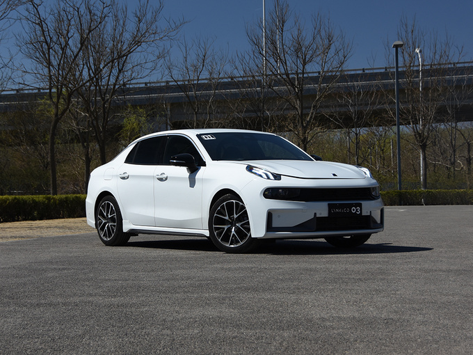 领克03东莞优惠7000元店内现车销售