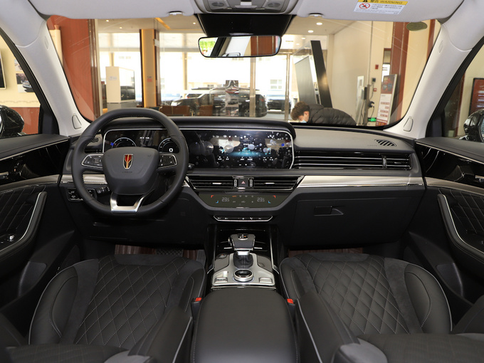 一汽红旗  2.0t 大中控全景