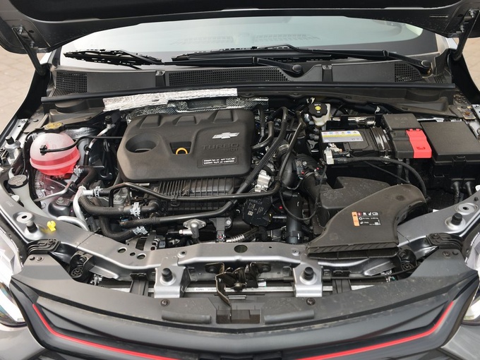 雪佛兰  redline 发动机舱