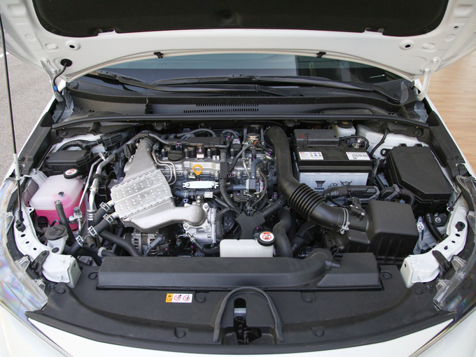 广汽丰田  185t cvt科技版 发动机舱