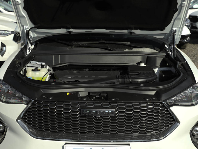 哈弗汽车  2.0t 两驱i范 发动机舱
