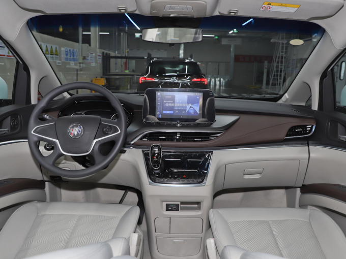 别克gl8热销中优惠3000欢迎入店垂询