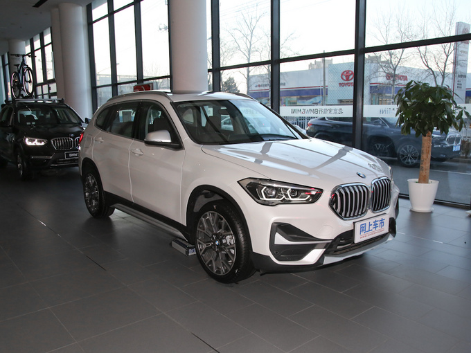 华晨宝马 xdrive25li 左前正45度