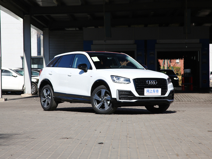 一汽奥迪  35 tfsi 右前正45度