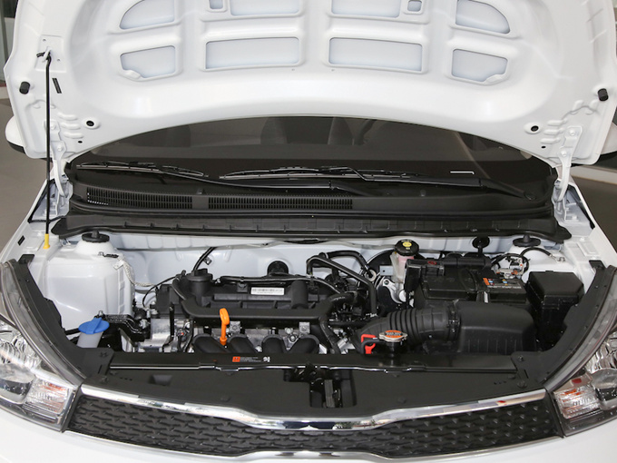 东风悦达起亚  改款 1.4l 发动机舱