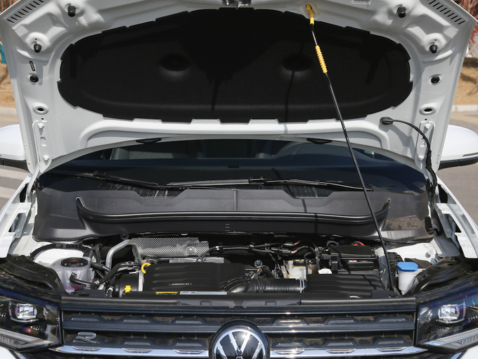 一汽-大众  1.5l 自动 发动机舱